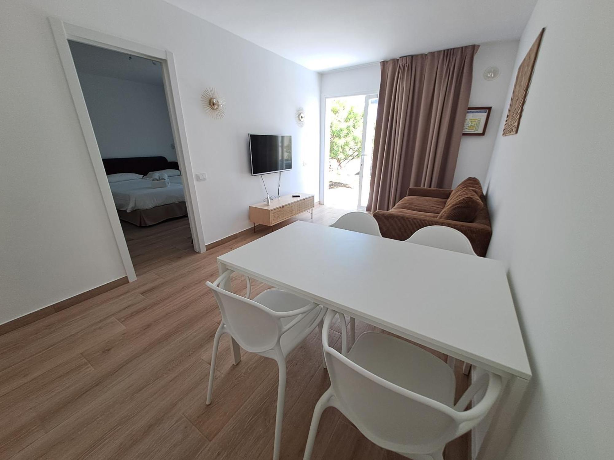 Homeforguest Apartamento 13 Con Terraza Y Piscina En Corralejo Dış mekan fotoğraf